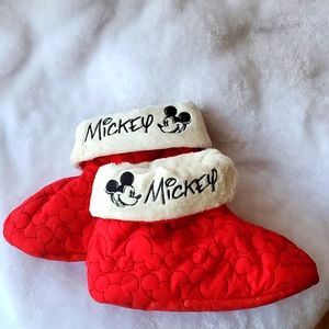 NWOT MICKEY SLIPPERS